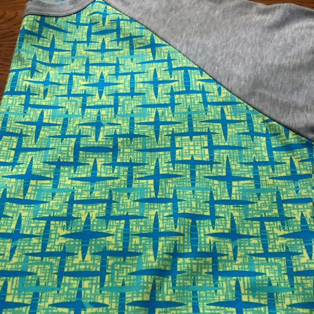 NWOT LuLaRoe Randy Crosshatching Pattern - Picture 2 of 4